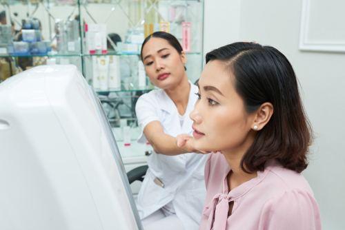 How to Choose The Right Dermatologist Doctor?